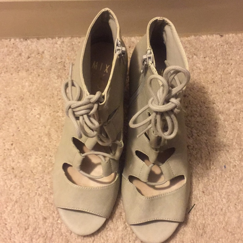Open toe bootie - Picture 2 of 4